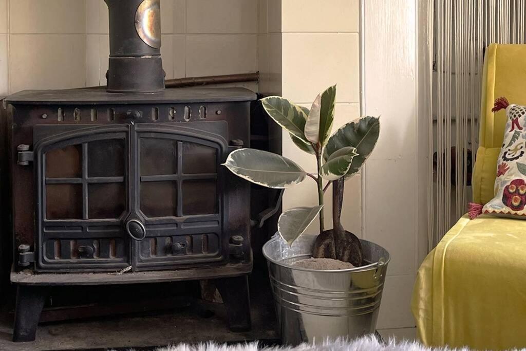 Cosy 2-Bedroom Family Cottage Centrally Located. Leedstown Zewnętrze zdjęcie